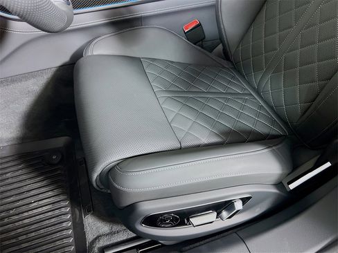 New 2025 Audi S8 4.0T image 22