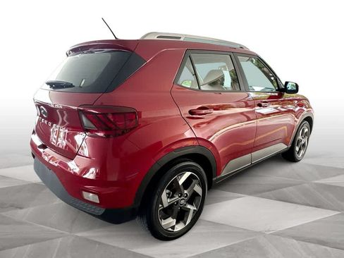 Used 2023 Hyundai Venue Limited w/ Cargo Package FWD image 8