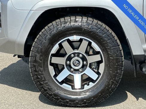 Used 2024 Toyota 4Runner TRD Off-Road Premium w/ Moonroof Package AWD/4WD image 33