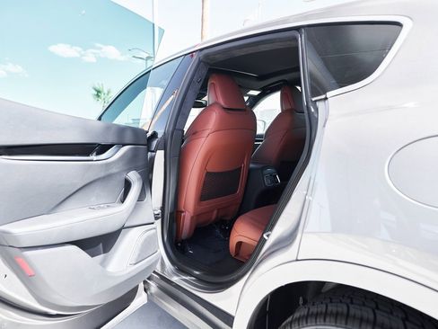 Used 2022 Maserati Levante Modena image 16