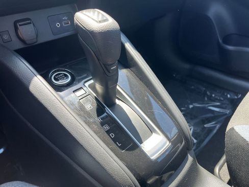 Used 2025 Nissan Versa SV FWD image 41