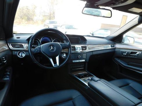 Used 2016 Mercedes-Benz E 350 4MATIC Sedan image 18