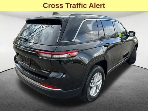 Used 2023 Jeep Grand Cherokee Laredo w/ Trailer Tow Prep Group (B) AWD/4WD image 10