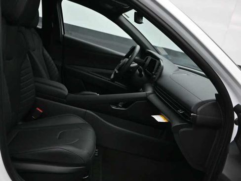 New 2026 Hyundai Elantra SEL Sport FWD image 11