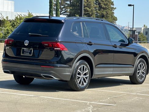 Used 2020 Volkswagen Tiguan SE w/ Panoramic Sunroof Package FWD image 8