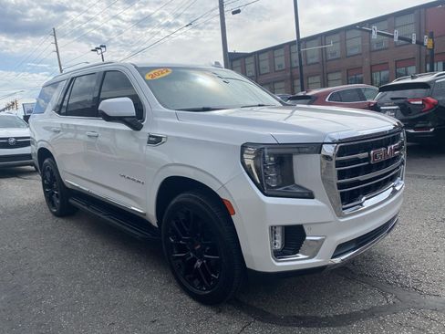 Certified 2022 GMC Yukon SLT w/ Max Trailering Package AWD/4WD image 14