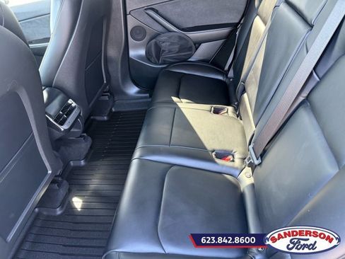 Used 2022 Tesla Model Y Long Range image 12