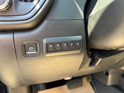 Used 2022 GMC Sierra 3500 Pro w/ Convenience Package AWD/4WD image 11