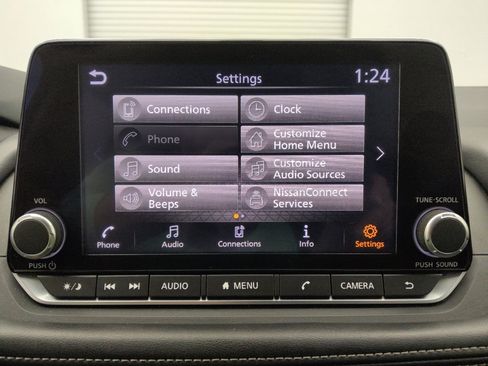 Used 2024 Nissan Rogue SV FWD image 25