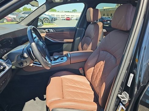 Used 2024 BMW X5 xDrive40i w/ Climate Comfort Package AWD/4WD image 3