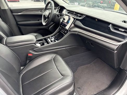 Used 2023 Jeep Grand Cherokee 30th Anniversary image 23