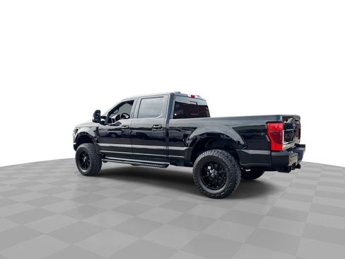Used 2022 Ford F250 Lariat w/ Black Appearance Package image 7