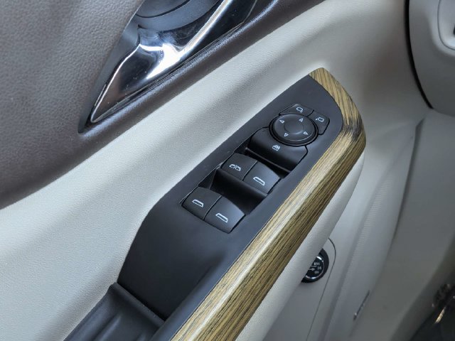 Used 2017 GMC Acadia Denali w/ Technology Package FWD image 22