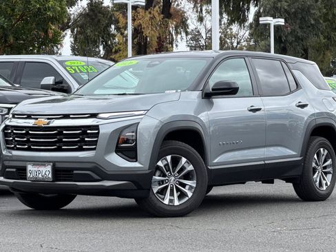 Used 2026 Chevrolet Equinox LT w/ Convenience Package II image 9