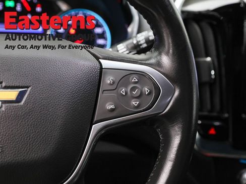 Used 2022 Chevrolet Traverse LT image 16