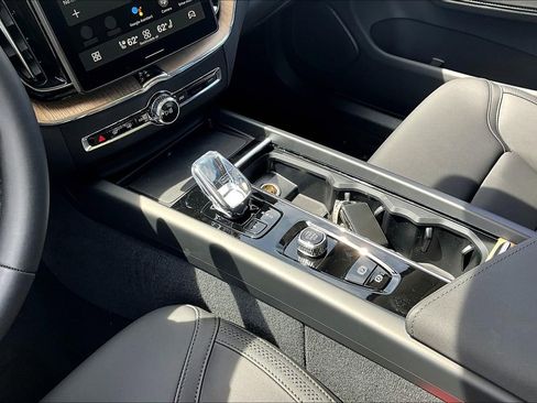 New 2026 Volvo XC60 B5 Plus w/ Climate Package image 20