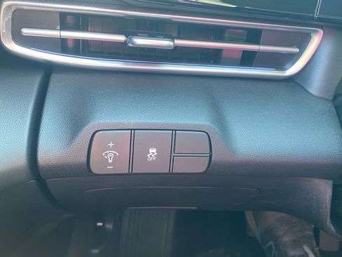 Used 2025 Hyundai Elantra SEL image 20