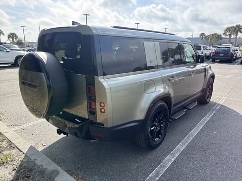 Used 2024 Land Rover Defender 130 S image 4