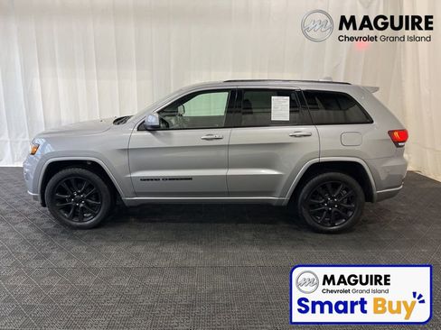Used 2019 Jeep Grand Cherokee Altitude AWD/4WD image 31