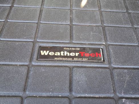 Used 2021 GMC Acadia SLE w/ Driver Convenience Package image 33