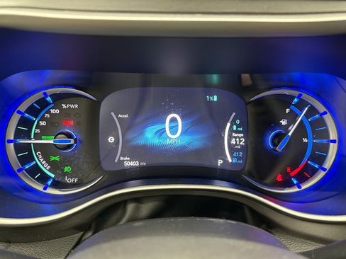 Used 2024 Chrysler Pacifica Limited FWD image 13