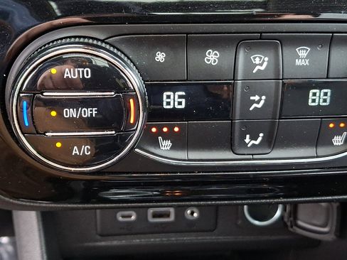 Used 2021 Buick Encore GX Essence w/ Advanced Technology Package image 27