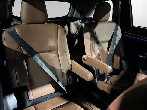 Used 2017 Toyota Highlander Limited image 20