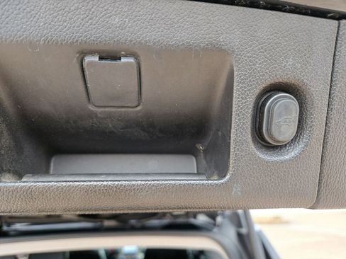 Used 2016 GMC Yukon Denali w/ Open Road Package image 31