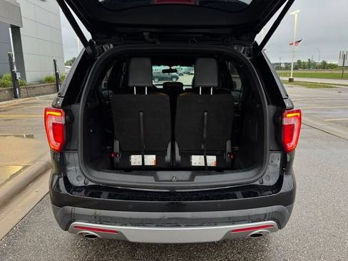 Used 2016 Ford Explorer XLT w/ Equipment Group 202A FWD image 40