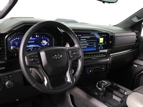 Used 2023 Chevrolet Silverado 1500 ZR2 w/ Technology Package AWD/4WD image 8