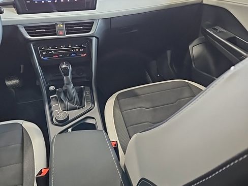 New 2026 Volkswagen Taos SE image 23