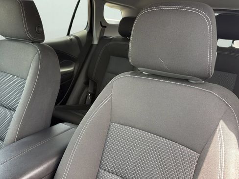 Used 2024 GMC Terrain SLE AWD/4WD image 9