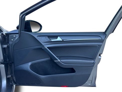 Used 2017 Volkswagen Golf R 4-Door image 43