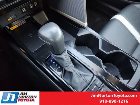 Used 2025 Toyota Camry SE image 22