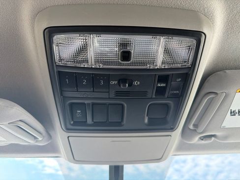 Used 2019 Toyota 4Runner SR5 Premium RWD image 16