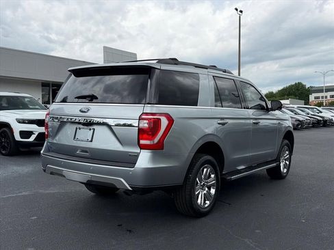 Used 2020 Ford Expedition XLT w/ Equipment Group 202A AWD/4WD image 4