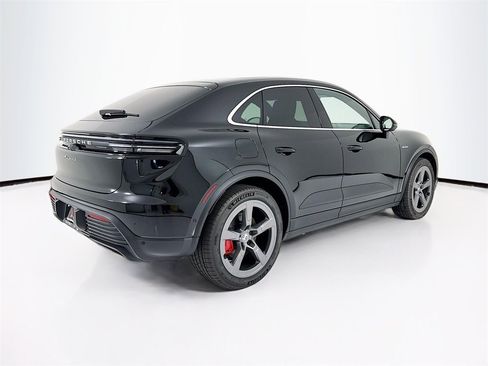 New 2025 Porsche Macan 4S Electric image 9