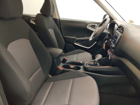 Used 2025 Kia Soul LX w/ LX Technology Package image 21