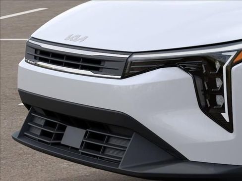 New 2026 Kia K4 LXS image 12