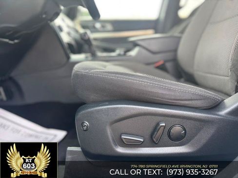 Used 2019 Ford Explorer XLT AWD/4WD image 23