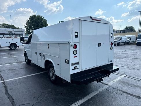 Used 2017 Chevrolet Express 3500 RWD image 6
