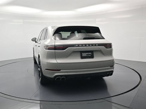 Certified 2022 Porsche Cayenne Turbo AWD/4WD image 42