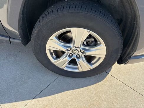 Used 2024 Toyota RAV4 XLE image 9