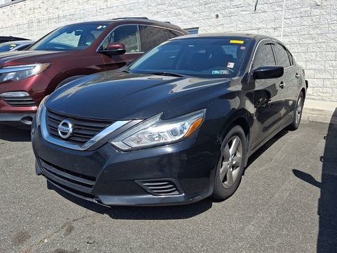 Used 2017 Nissan Altima 2.5 S w/ Power Driver Seat Package FWD image 2