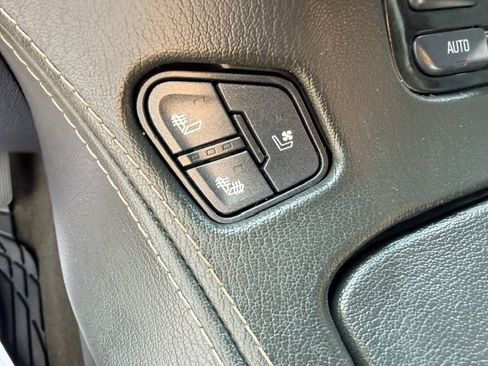 Used 2017 GMC Yukon Denali w/ Open Road Package AWD/4WD image 29