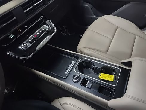 Used 2023 Lincoln Corsair AWD image 31