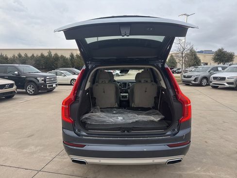 Used 2020 Volvo XC90 T8 Momentum w/ Protection Package Premier image 8