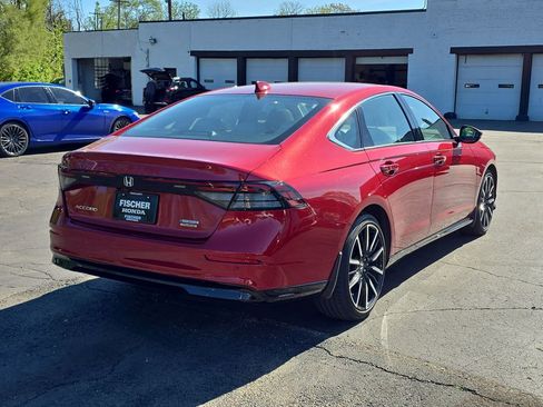 Used 2023 Honda Accord Touring image 3