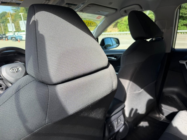 Certified 2025 Toyota RAV4 XLE AWD/4WD image 16