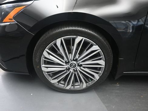 Used 2024 Nissan Altima 2.5 SL FWD image 26